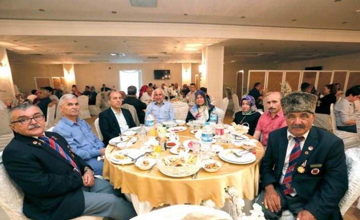 Vali Varol, gazilerle iftarda buluştu