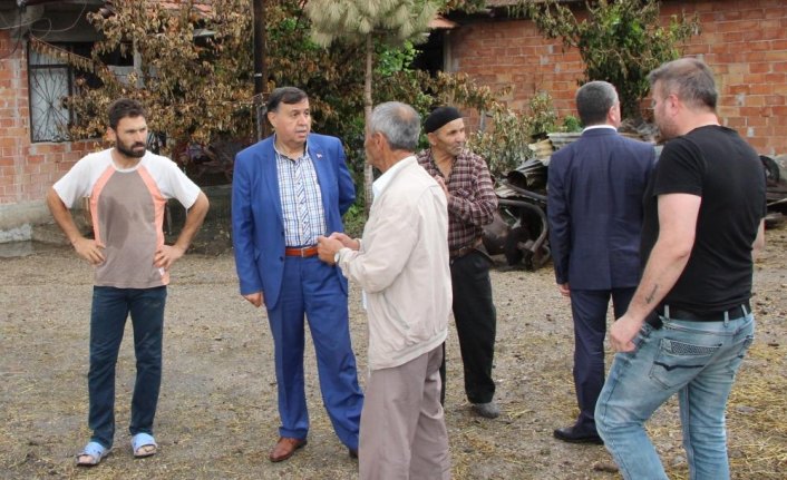 Başkan İkiz'den yangından zarar gören aileyi ziyaret