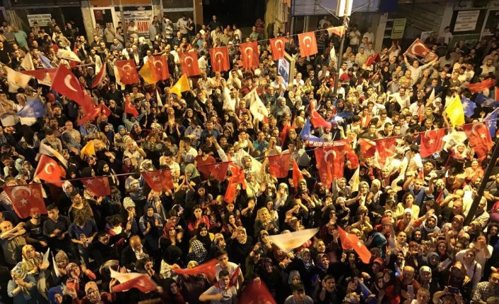 Erdoğan'ın seçim başarısı kutlanıyor