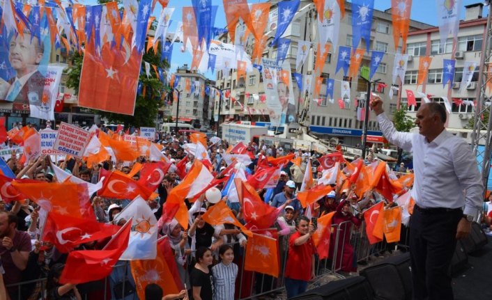 Giresun Milletvekili Öztürk, Görele'de miting yaptı