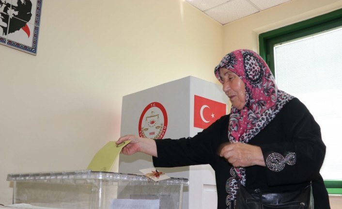 Gümrük kapılarında oy verme işlemi