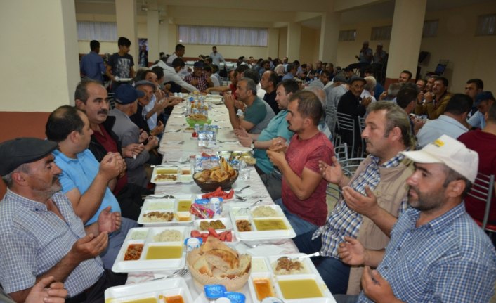 Hanönü'nde esnaf iftarda bir araya geldi