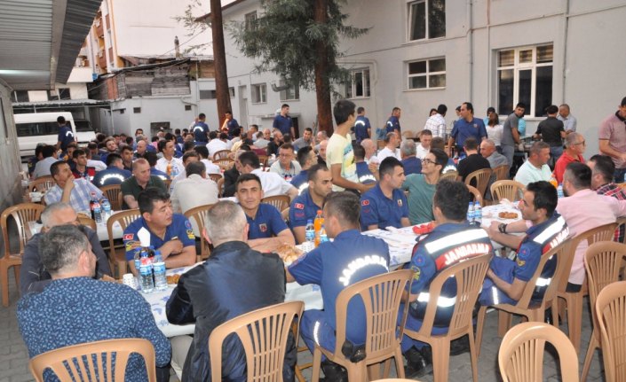 Jandarmadan iftar programı
