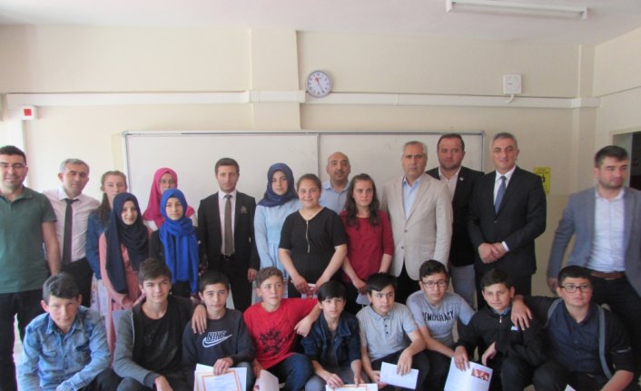 Kavak'ta 3 bin 471 öğrenci karne aldı