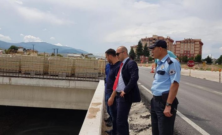 Kaymakam Çakal,  alt geçit inşaatını inceledi