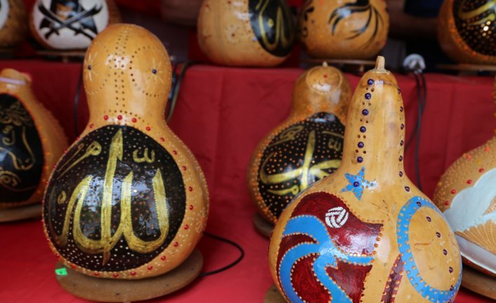 Ordulu ikiz kardeşler su kabağını sanata çeviriyor