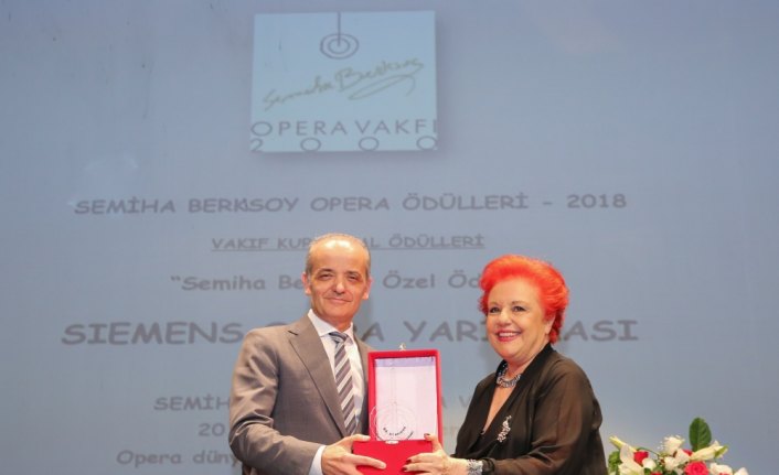 Semiha Berksoy Özel Ödülü Siemens'in