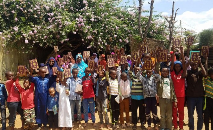 TDV 15 ülkede 2 bin Kur'an-ı Kerim dağıttı