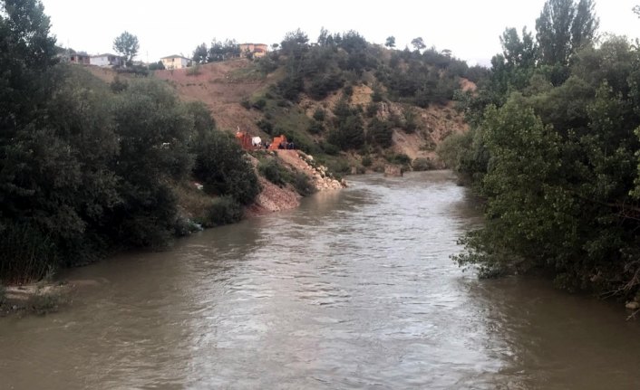 Tokat'ta bir gencin Kelkit Çayı'na düştüğü iddiası