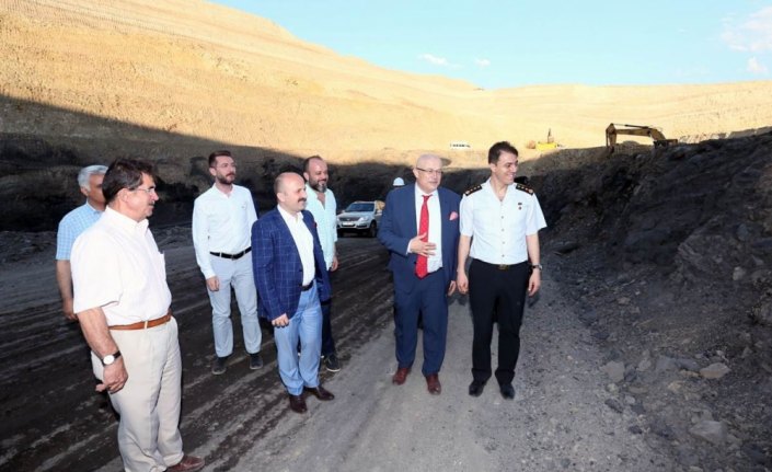 Vali Varol, maden işletmesinde incelemelerde bulundu
