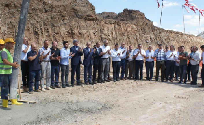 Vezirköprü'de soğuk hava deposunun temeli atıldı