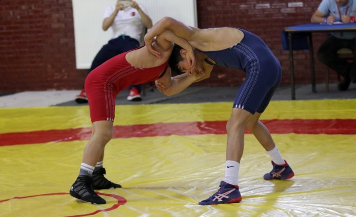 Yıldız milli güreşçilerin Bolu kampı