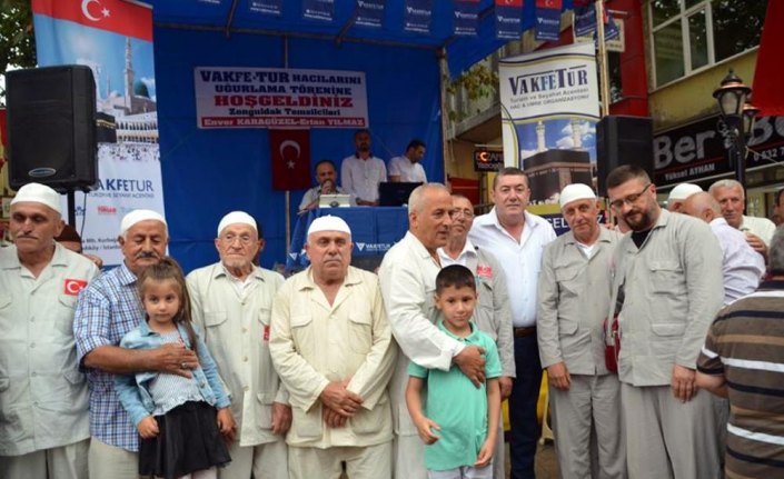 Alaplı'da ilk hacı kafilesi uğurlandı