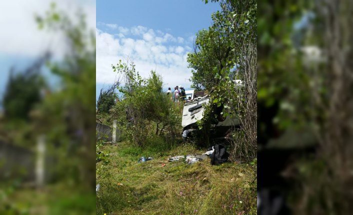 Anadolu Otoyolu'nda trafik kazası: 2 ölü, 13 yaralı