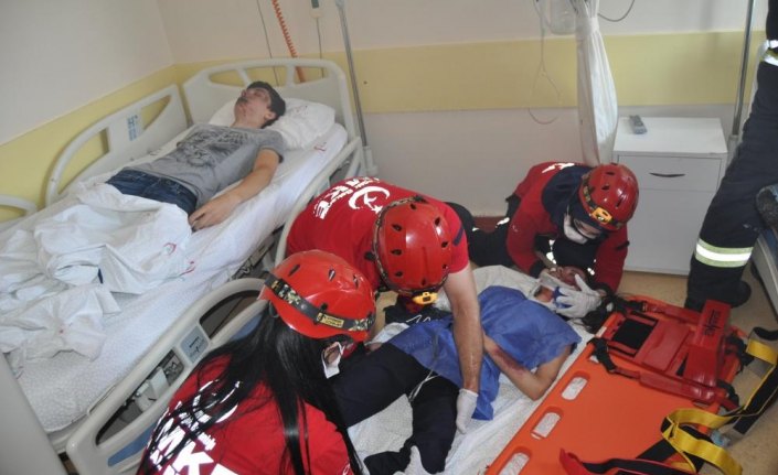 Hastanede yangın tatbikatı gerçeğini aratmadı