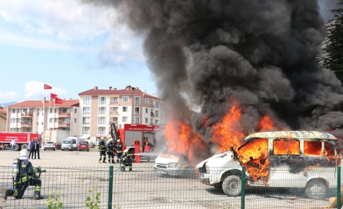 İtfaiyeden kurtarma ve yangın söndürme tatbikatı
