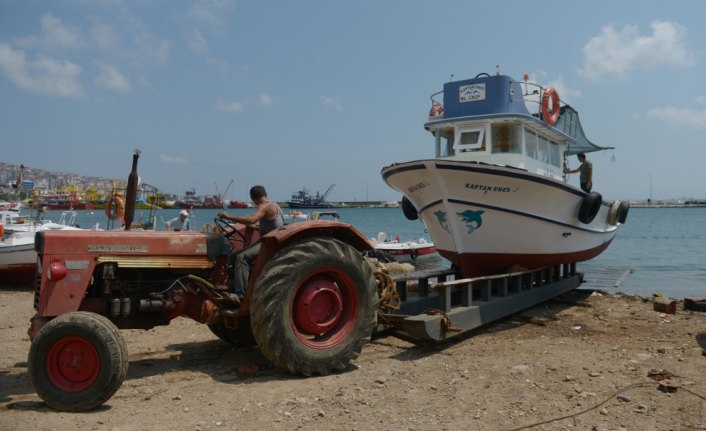 Karadenizli balıkçıların yeni sezon mesaisi devam ediyor