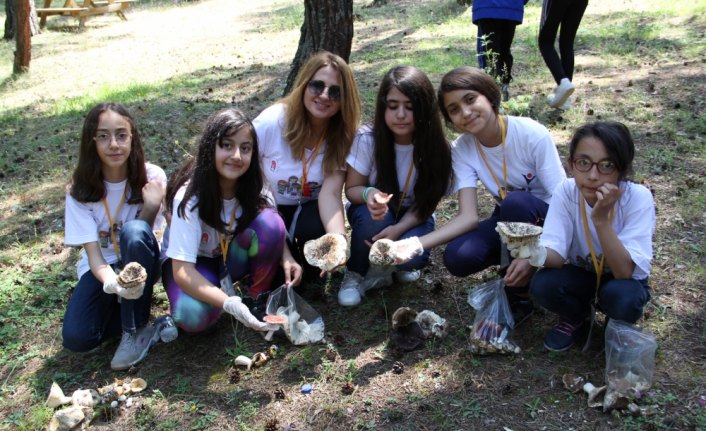 Ortaokul öğrencilerine doğa ve bilim eğitimi