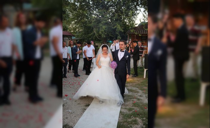 Sevgi evlerinde tanışıp evlendiler