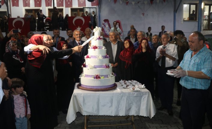 Yıllar sonra gelen düğün jestiyle sevindiler