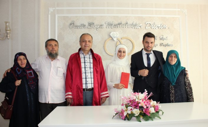 Başkan Üçok, konuşma engelli çiftin nikahını kıydı