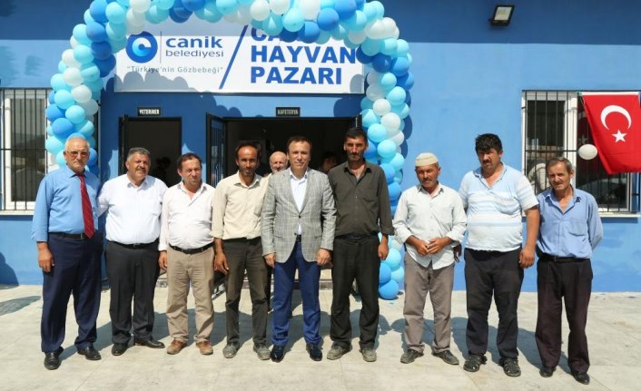 Canik Belediye Başkanı Genç, hayvan pazarını inceledi