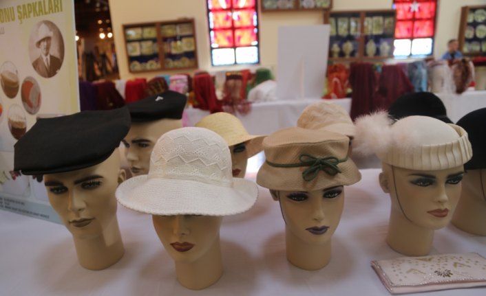 Kastamonu'da 60 yıllık şapkalar müzeye bağışlandı