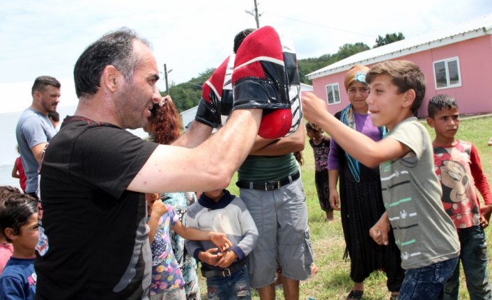 Mevsimlik işçilerin çocukları sportif faaliyetlere katılıyor