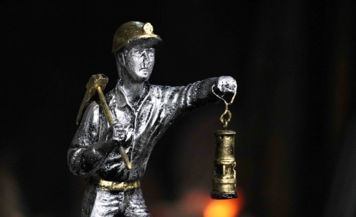 Mini madenci heykelleri 