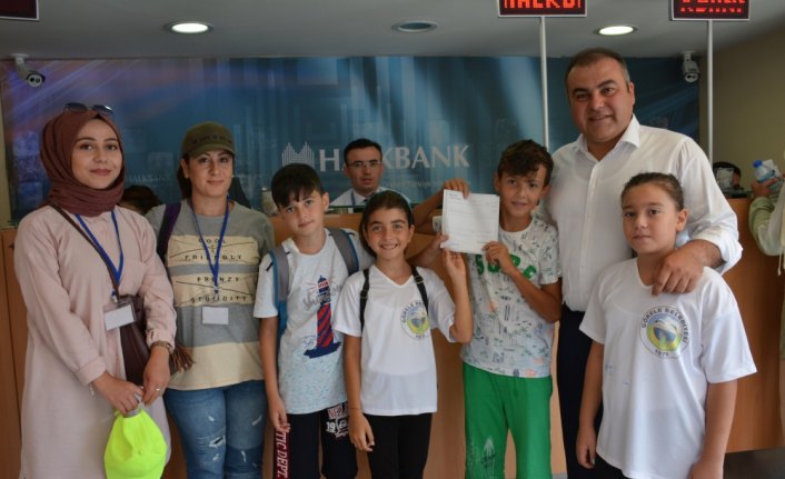 Öğrencilerden Mehmetçik Vakfına bağış
