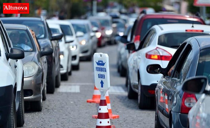 Tatilcilerin dönüş yolculuğu sürüyor