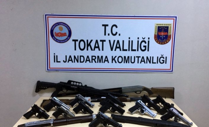 Tokat'taki düğünlerde çok sayıda silah ele geçirildi