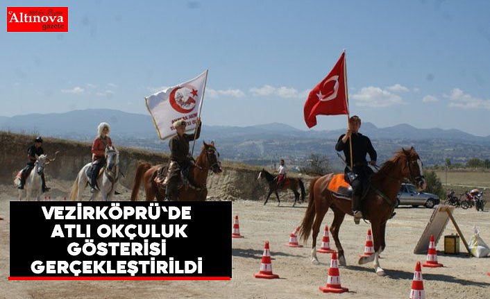 Vezirköprü'de atlı okçuluk gösterisi gerçekleştirildi