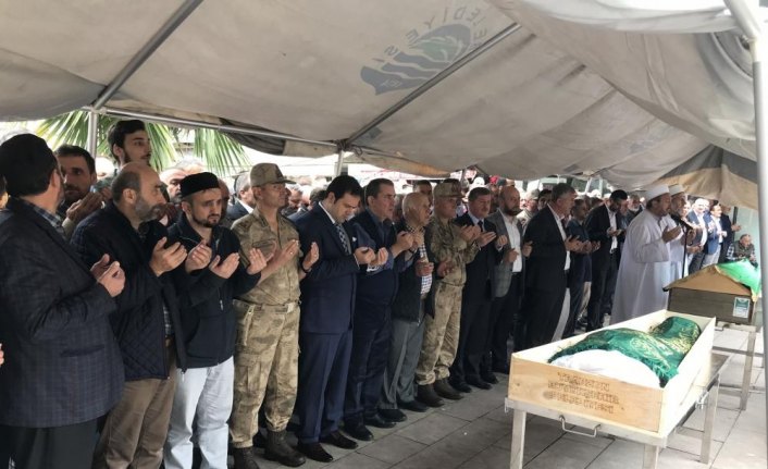 Babasının vurarak öldürdüğü kişi toprağa verildi
