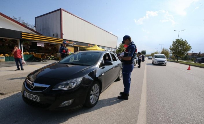 Düzce'de jandarmadan trafik uygulaması