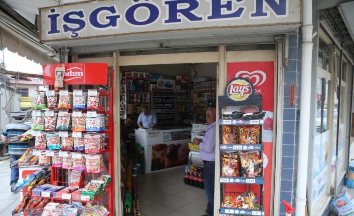 Küçük kızın örnek davranışı