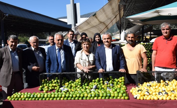 Milletvekili Ünal'dan esnaf ziyareti