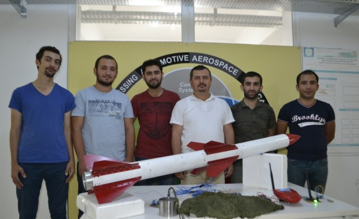 Öğrencilerden yük taşıyan roket