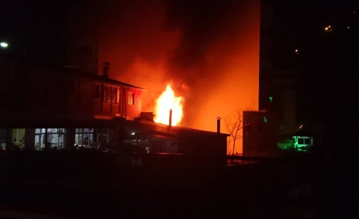 Rize'de depoda yangın