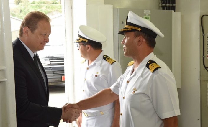 Türk tank çıkarma gemisi TCG Bayraktar Trabzon'da