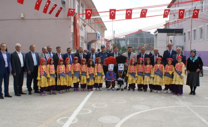 Vezirköprü'de İlköğretim Haftası kutlandı