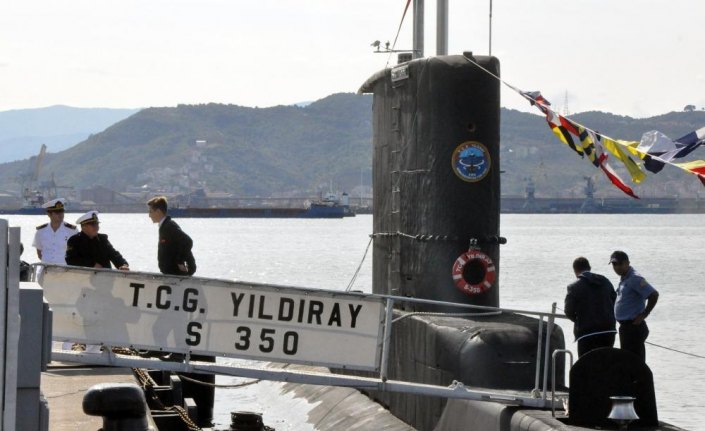 Zonguldak'ta askeri denizaltı ve karakol gemisi ziyarete açıldı