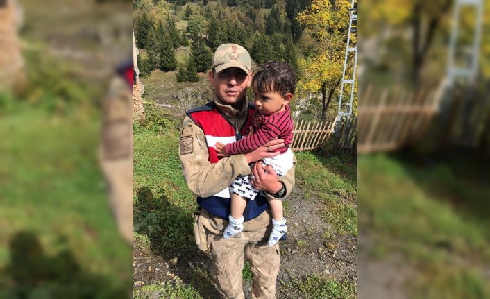 Artvin'de kaybolan çocuk 5 saat sonra bulundu