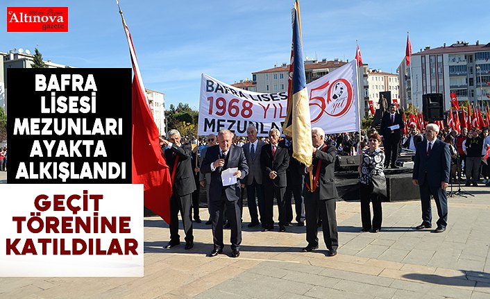 Bafra Lisesi mezunları ayakta alkışlandı
