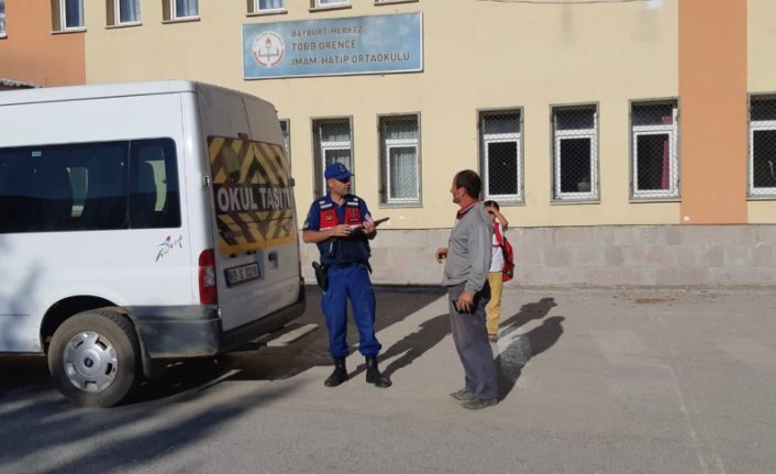 Bayburt'ta okul servisleri denetlendi