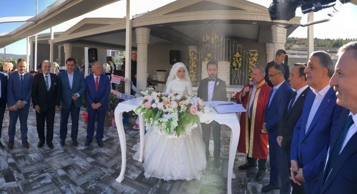 Burhanettin Uysal'ın mutlu günü