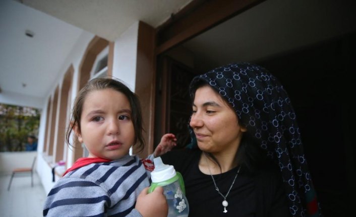 Evde mahsur kalan çocuk kurtarıldı