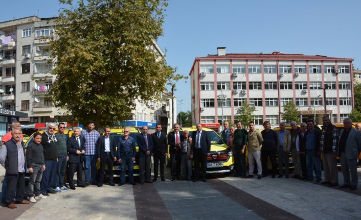 Görele'de taksi durakları yenilendi