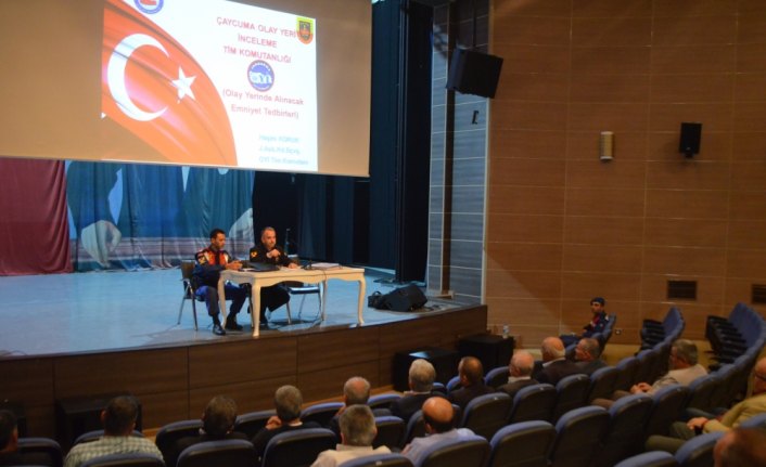 Jandarma, olay yeri inceleme hususunda muhtarları bilgilendirdi