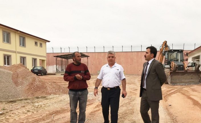 Kaymakam Koşal, jandarma binası inşaatını inceledi